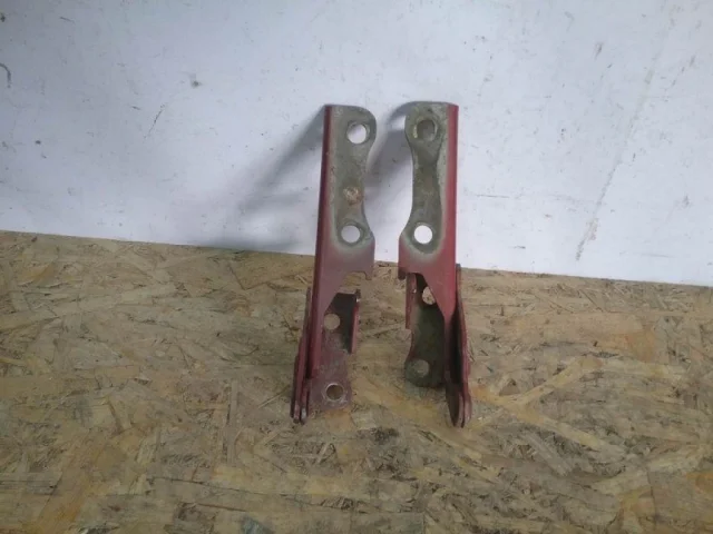 Петля капота левая для Hyundai Accent 2 Седан LC 1999-2012 на фотографиях