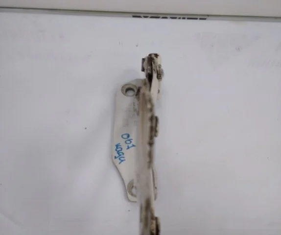 Петля капота правая для Volkswagen Caddy IV (2K) 2015-2020 на фотографиях