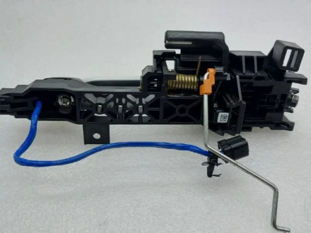 Ручка двери передняя правая внешняя для Hyundai Tucson NX4 2020+ на фотографиях