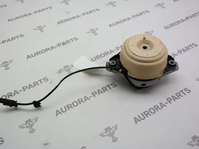 Подушка двигателя передняя правая верхняя для Mercedes-Benz GL class X166 2012-2016 на фотографиях