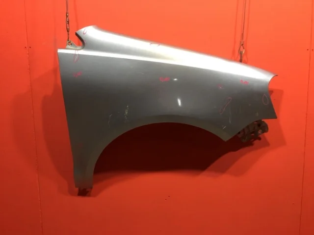 Крылья для Volkswagen Polo IV (9N3) 2005-2009 на фотографиях