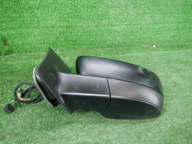 Стекла и зеркала для Volkswagen Polo V (6R) 2009-2014 на фотографиях