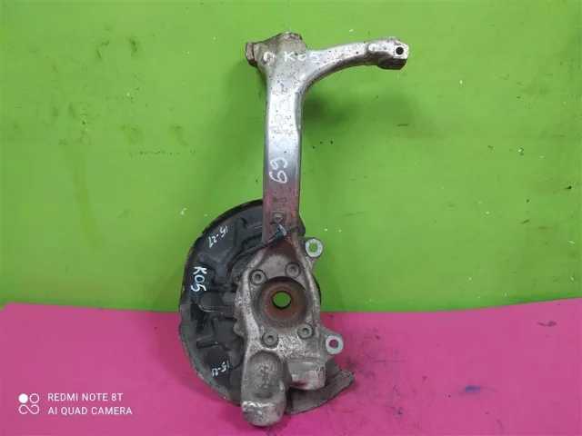 Кулак поворотный левый для Audi A4 B7 Avant 2004-2008 на фотографиях