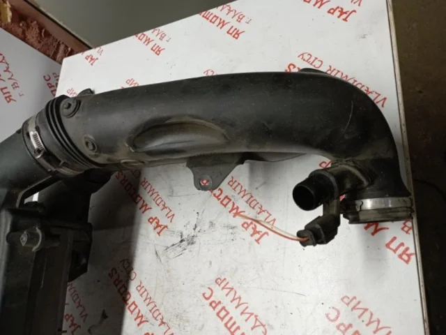 Корпус воздушного фильтра для Citroen C4 Хэтчбек 2010-2016 на фотографиях