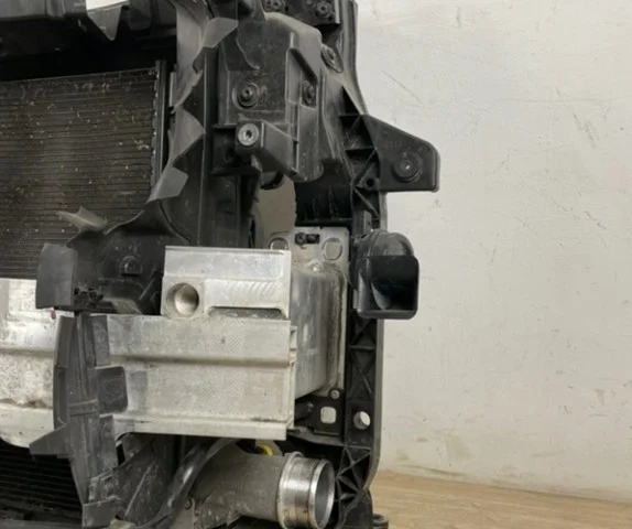 Кассета радиаторов для Volkswagen Touareg III (CR) 2018+ на фотографиях