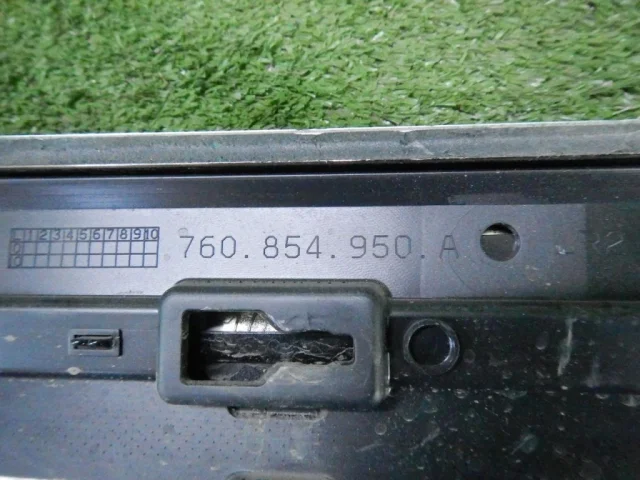 Молдинг двери задний правый для Volkswagen Touareg III (CR) 2018+ на фотографиях