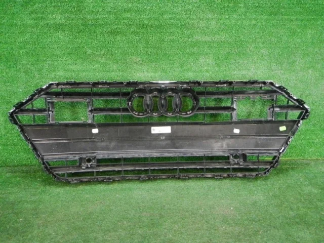 Решетка радиатора для Audi A7 C8 2018+ на фотографиях