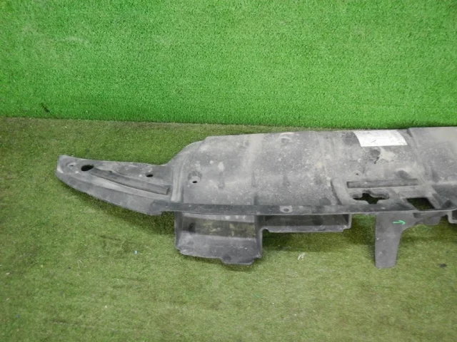 Накладка порога левая для Toyota Land Cruiser 200 (JDM) 2007-2013 на фотографиях