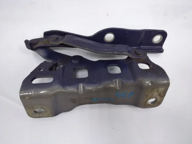 Крепление петли капота для Hyundai Tucson TL 2015-2019 на фотографиях