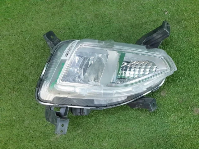 Противотуманка (ПТФ) передняя правая для Hyundai Creta 2 SU2 2021+ на фотографиях