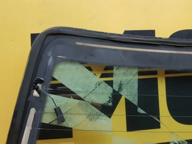 Стекло заднее для BMW 7er Е38 1994-2001 на фотографиях