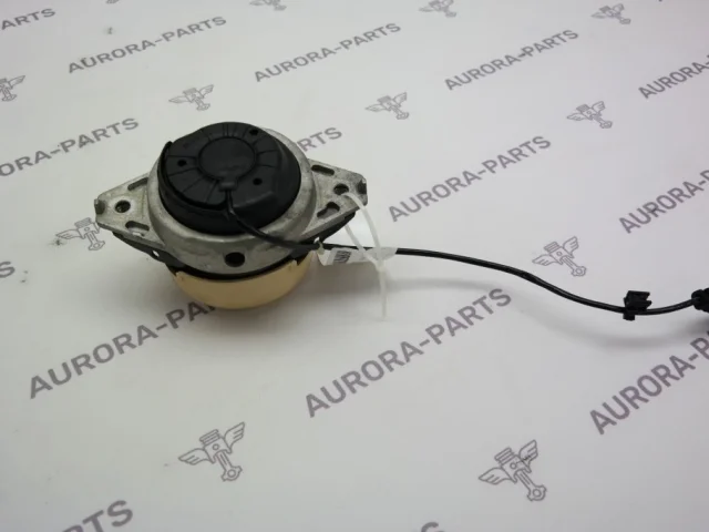 Подушка двигателя передняя правая верхняя для Mercedes-Benz GL class X166 2012-2016 на фотографиях