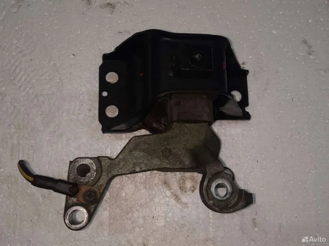 Опора двигателя задняя правая верхняя для Nissan Qashqai J10 2006-2013 на фотографиях