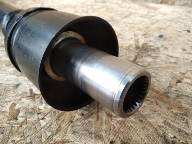 Карданный вал задний для Mitsubishi Pajero V80 3dr (JDM) 2006-2014 на фотографиях