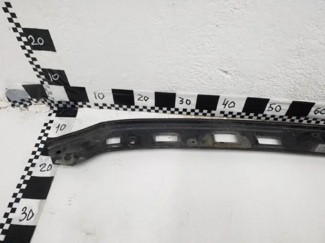 Кронштейн подушки двигателя для Toyota Land Cruiser 200 (JDM) 2007-2013 на фотографиях