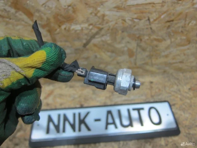 Датчик давления кондиционера для Hyundai Tucson JM 2004-2009 на фотографиях