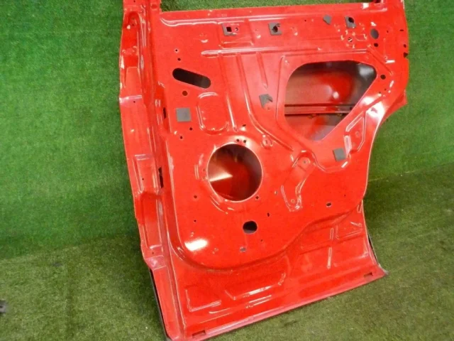 Дверь задняя правая для Ford Explorer U502 rest 2014-2019 на фотографиях