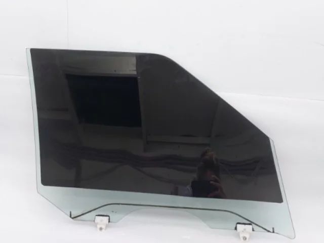 Стекла и зеркала для Infiniti QX 56 2010-2014 на фотографиях