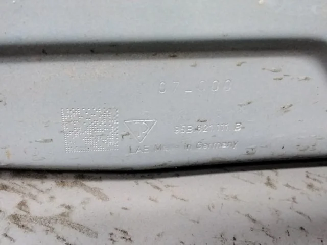 Крылья для Porsche Macan 95B 2014-2023 на фотографиях