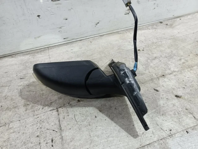 Стекла и зеркала для Ford Galaxy CD340 2006-2015 на фотографиях