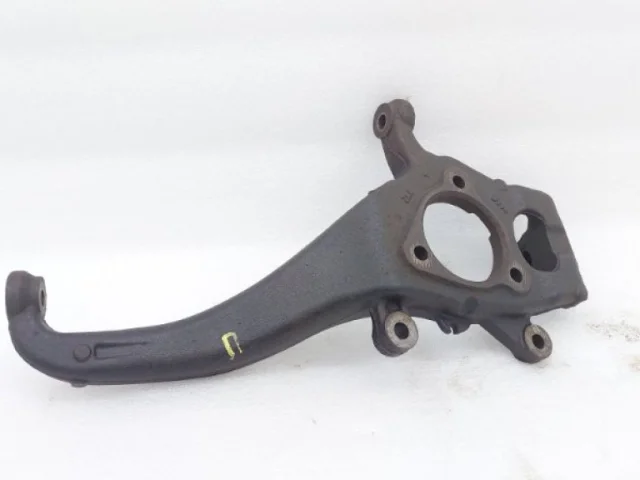 Кулак поворотный правый для Infiniti QX 80 2013-2022 на фотографиях