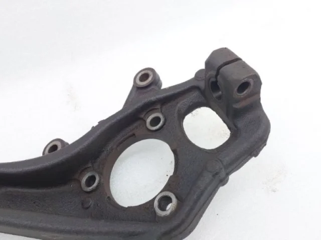 Кулак поворотный правый для Infiniti QX 80 2013-2022 на фотографиях