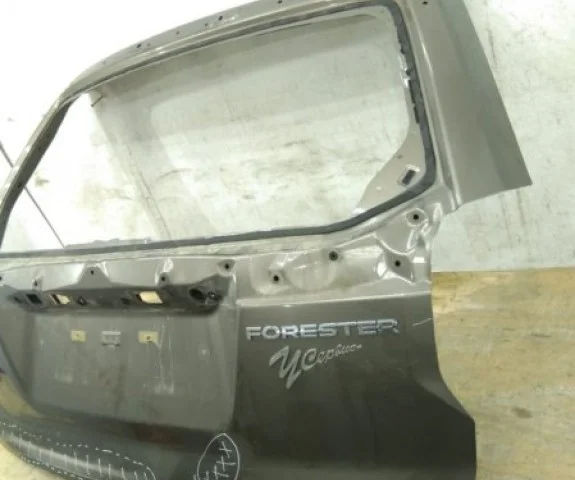 Крышка багажника для Subaru Forester SJ rest 2016-2019 на фотографиях