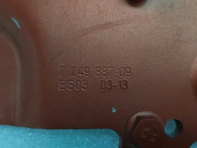 Петля капота левая для BMW 5er Ф10 Rest. 2014-2017 на фотографиях