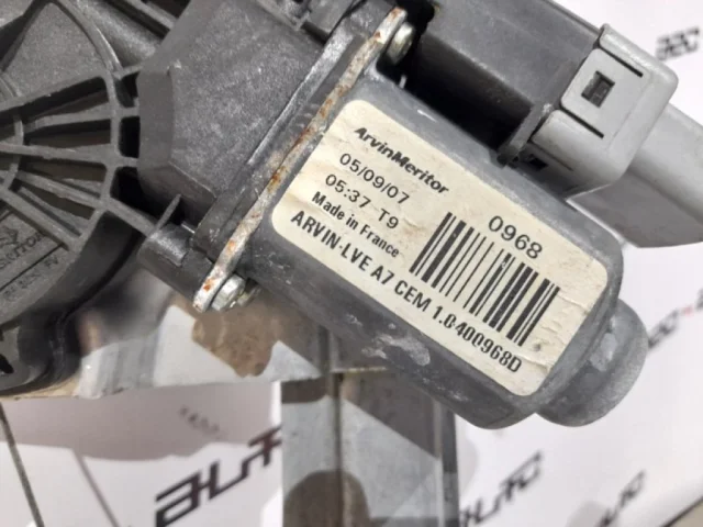 Стеклоподъемник задний правый для Citroen C4 Седан 2010-2016 на фотографиях