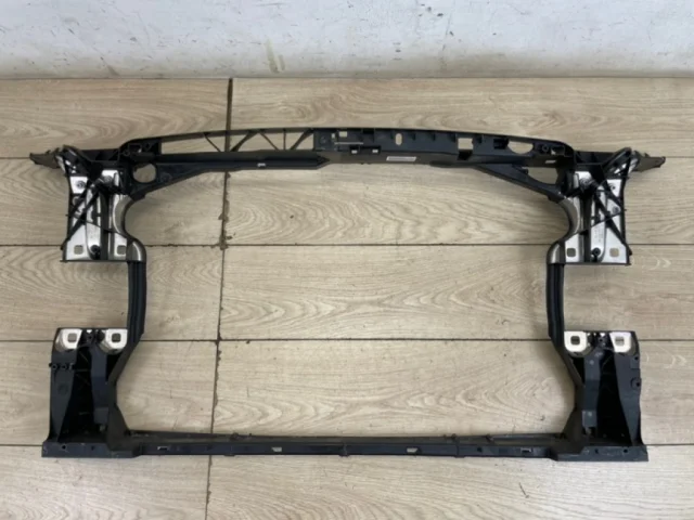 Панель радиатора (телевизор) для Audi A4 B9 Avant 2015+ на фотографиях