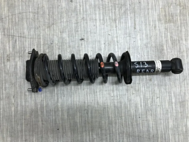 Амортизатор задний левый для Subaru Forester SH 2008-2012 на фотографиях