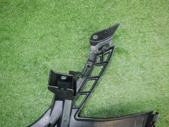 Кронштейн переднего бампера правый для Mercedes-Benz S class W222 2013-2017 на фотографиях