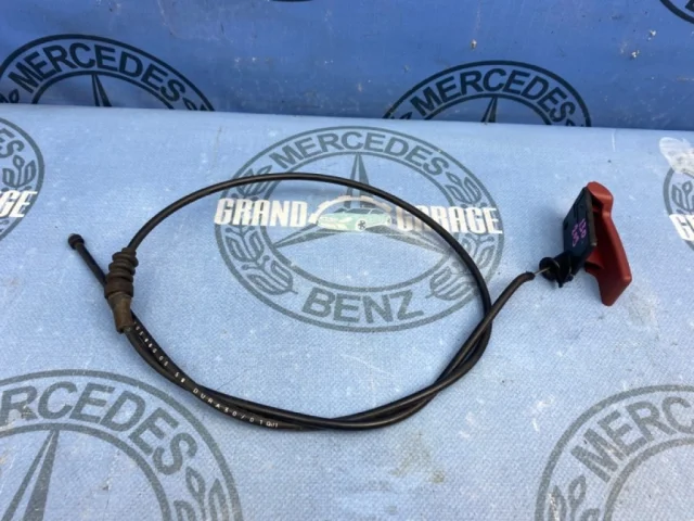 Трос замка капота для Mercedes-Benz C class CL203 2000-2008 на фотографиях