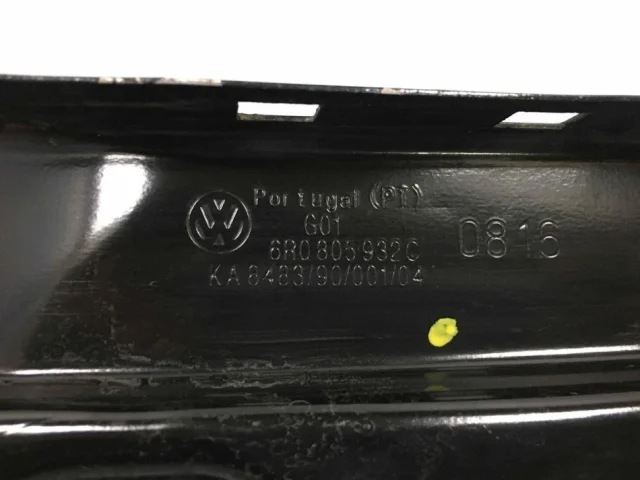 Кронштейн правой фары верхний для Volkswagen Polo V (6C) Седан 2015-2020 на фотографиях