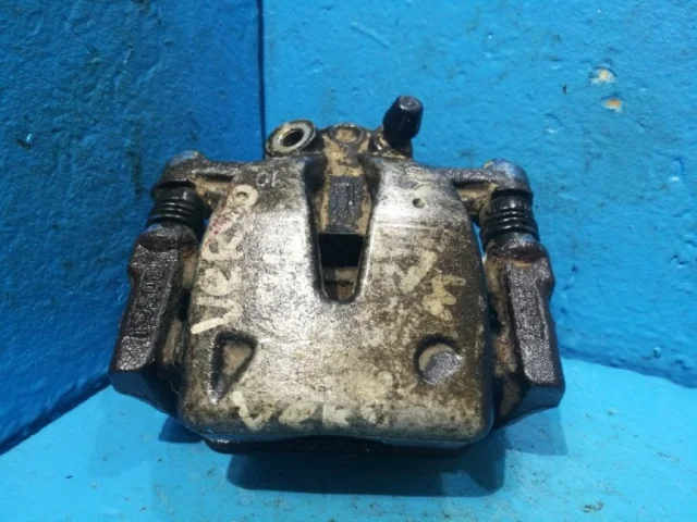 Суппорт задний левый для Toyota Avensis Седан T250 2003-2008 на фотографиях