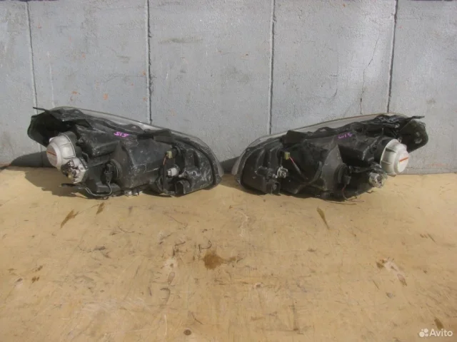 Фара ксенон левая для Suzuki SX4 2013-2016 на фотографиях