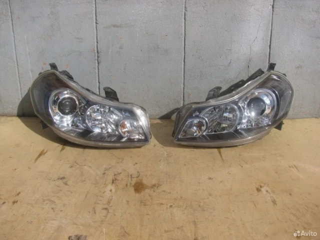 Фара ксенон левая для Suzuki SX4 2013-2016 на фотографиях