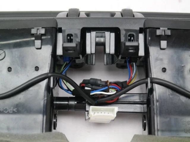 Решетка вентиляционная левая для BMW X5 F15 (Ф15) 2013-2018 на фотографиях