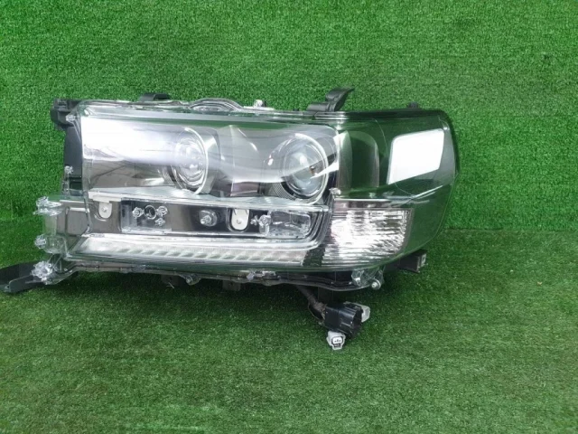 Фара левая для Toyota Land Cruiser J300 2021+ на фотографиях