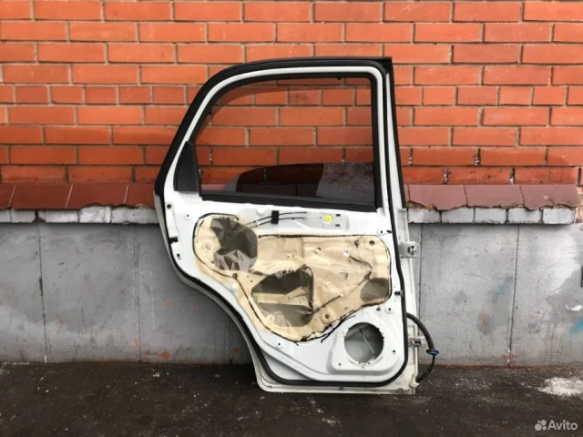 Дверь задняя левая для Suzuki SX4 2013-2016 на фотографиях