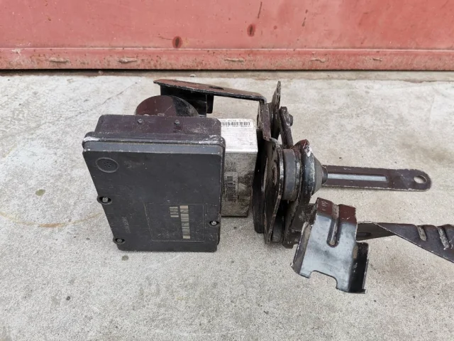 Блок ESP для Mercedes-Benz GL class X164 2006-2012 на фотографиях