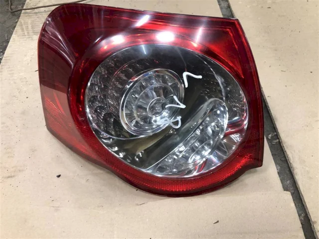 Фонарь внешний левый для Volkswagen Passat Variant (B6, Typ 3C) 2004-2010 на фотографиях