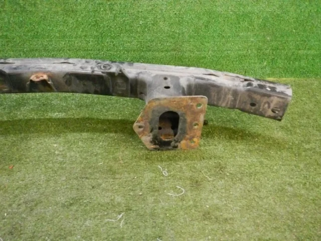 Усилитель бампера передний верхний для Infiniti QX 80 2013-2022 на фотографиях