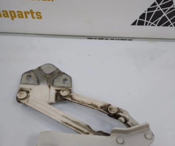 Петля капота правая для Volkswagen Caddy IV (2K) 2015-2020 на фотографиях