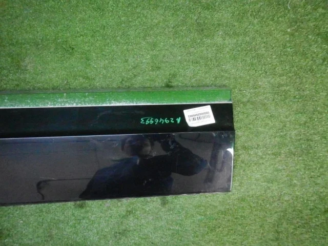 Молдинг двери задний правый для Volkswagen Touareg III (CR) 2018+ на фотографиях