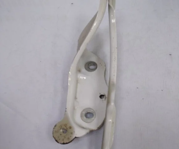 Петля капота левая для Skoda Octavia A7 rest на фотографиях