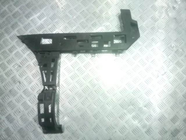 Кронштейн заднего бампера левый для Volkswagen Passat Variant (B6, Typ 3C) 2004-2010 на фотографиях