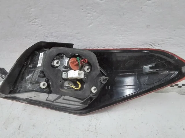 Фонарь внешний левый для Kia Cerato YD 2016-2020 rest. на фотографиях