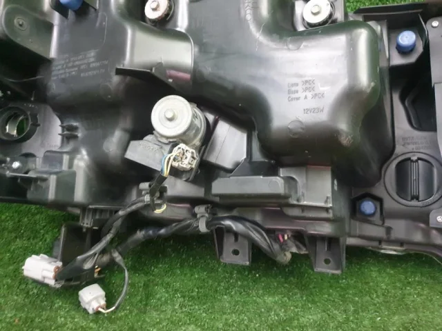 Фара левая для Toyota Land Cruiser J300 2021+ на фотографиях