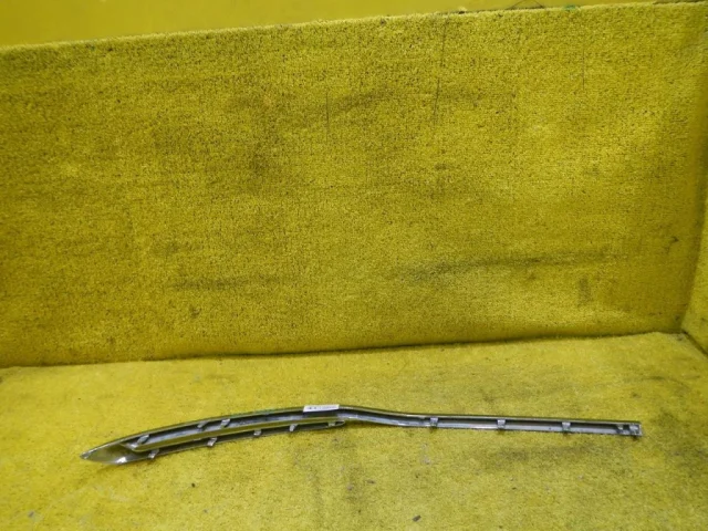 Накладка переднего бампера для Mercedes-Benz S class W222 2013-2017 на фотографиях